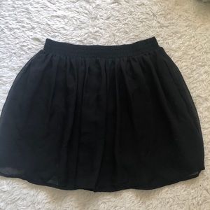 Black chiffon short skirt